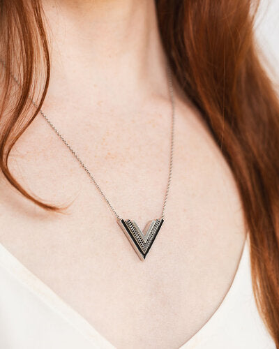 Valor Necklace (Silver)